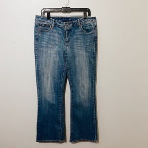 Size 14/32 Levi’s Denim Jeans Classic Boot Cut